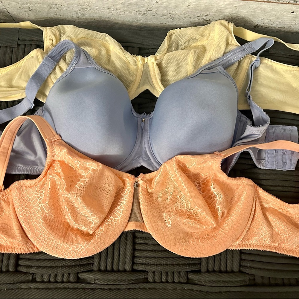 Wacoal Chantelle 34 DDD F bras like new